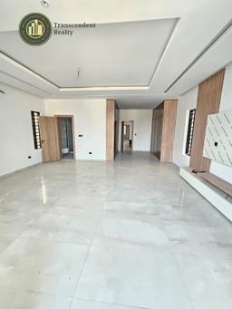 A Deluxe 5 Bedroom Fully Detached Duplex