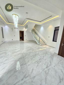 Newly Built, Contemporary 5 Bedroom Fully Detached Duplex