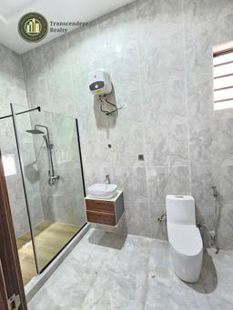 Newly Built Contemporary 5 Bedroom Fully Detached Duplex