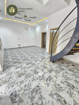 Contemporary 4 Bedroom Terraced Duplex