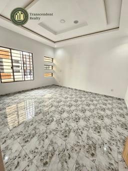 Contemporary 4 Bedroom Terraced Duplex