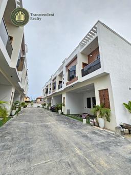 Contemporary 4 Bedroom Terraced Duplex