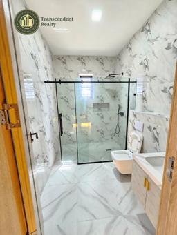 Newly Built Contemporary 4 Bedroom Terraced Triplex