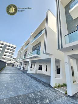 Newly Built Contemporary 4 Bedroom Terraced Triplex