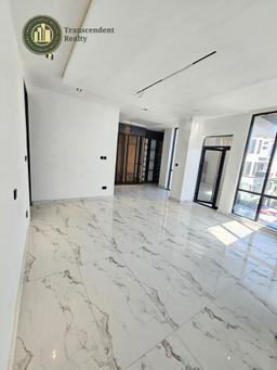 Deluxe 5 Bedroom Fully Detached Duplex