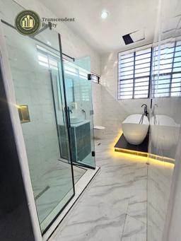 Contemporary 5 Bedroom Fully Detached Duplex