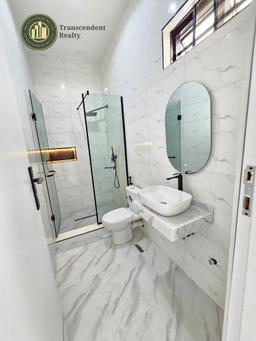 Contemporary 5 Bedroom Fully Detached Duplex