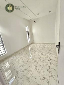 Contemporary 5 Bedroom Fully Detached Duplex