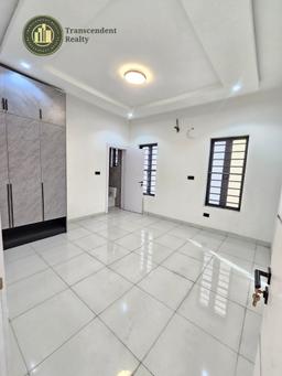 Newly Built Deluxe 5 Bedroom Fully Detached Duplex