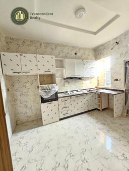 Newly Built Contemporary 4 Bedroom Terraced Duplex