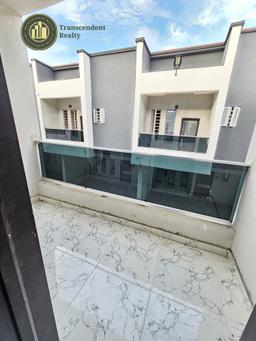 Newly Built Contemporary 4 Bedroom Terraced Duplex