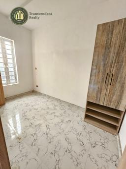 Newly Built Contemporary 4 Bedroom Terraced Duplex