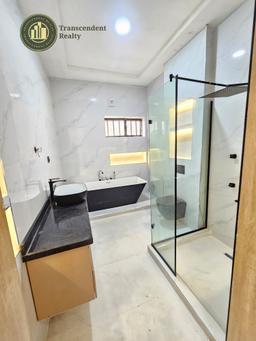 Newly Built Deluxe 5 Bedroom Fully Detached Duplex