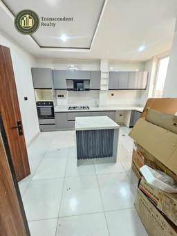 Exquisitely Designed 4 Bedroom Penthouse