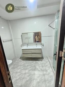 Exquisitely Designed 4 Bedroom Penthouse