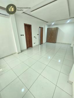 Exquisitely Designed 4 Bedroom Penthouse