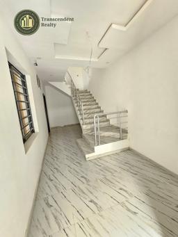 Newly Built Contemporary 4 Bedroom Terraced Duplex