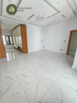 Newly Built 5 Bedroom Terraced Duplex