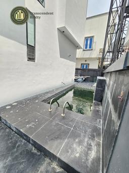 Newly Built Deluxe 5 Bedroom Fully Detached Duplex with Cinema and Swimming pool