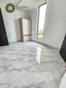 Newly Built Deluxe 5 Bedroom Fully Detached Duplex