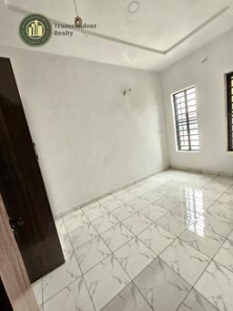 Newly Built Contemporary 4 Bedroom Terraced Duplex