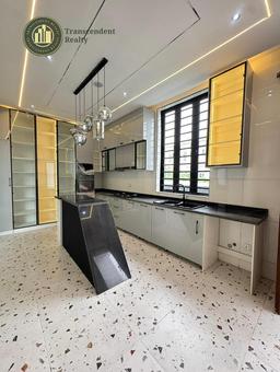 Newly Built Deluxe 5 Bedroom Fully Detached Duplex