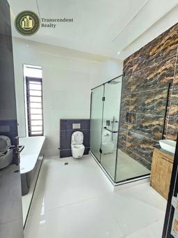 Newly Built Deluxe 5 Bedroom Fully Detached Duplex