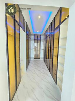 Deluxe 5 Bedroom Fully Detached Triplex with a Cinema and Swimming Pool