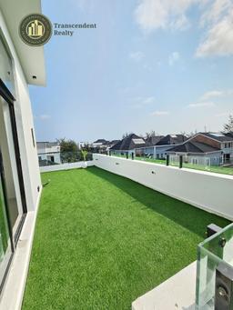 Newly Built Deluxe 5 Bedroom Fully Detached Triplex with Cinema and Swimming Pool