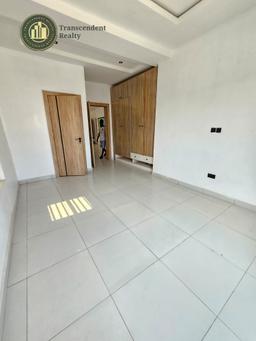 Newly Built Contemporary 2 Bedroom Apartments