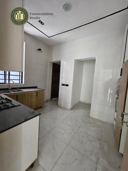 Exquisitely Built Contemporary 2 Bedroom Apartments