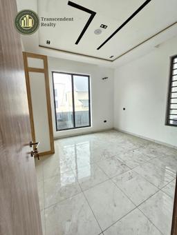 Exquisitely Built Contemporary 2 Bedroom Apartments