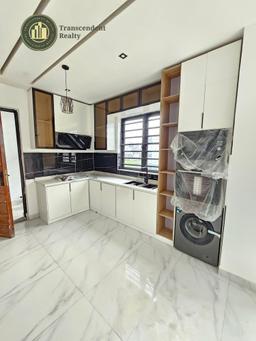 Exquisitely Built Contemporary 2 Bedroom Apartments