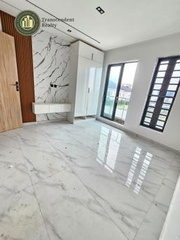 Exquisitely Built Contemporary 2 Bedroom Apartments