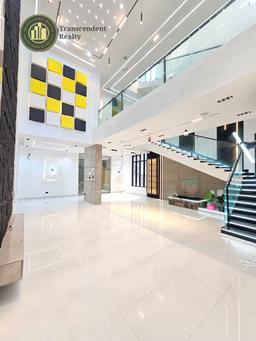 Deluxe 6 Bedroom Fully Detached Triplex