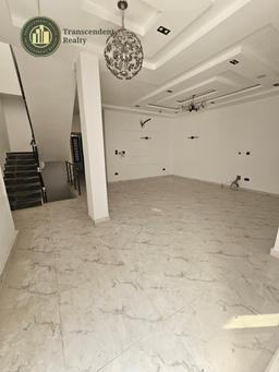 Newly Built Contemporary 4 Bedroom Terraced Duplex