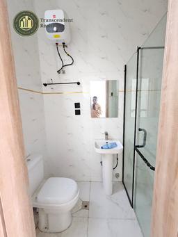 Newly Built Contemporary 4 Bedroom Terraced Duplex