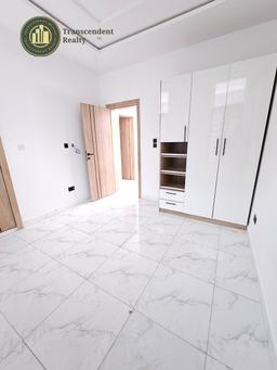 Newly Built Contemporary 4 Bedroom Terraced Duplex