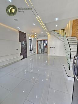 Newly Built Contemporary 4 Bedroom Fully Detached Duplex