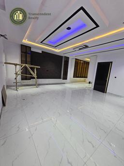 Deluxe 5 Bedroom Fully Detached Duplex with Swimming pool and Cinema