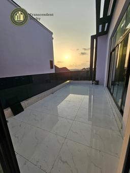 Deluxe 5 Bedroom Fully Detached Duplex with Swimming pool and Cinema