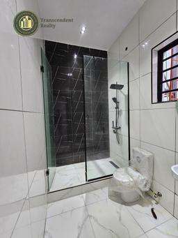 Deluxe 5 Bedroom Fully Detached Duplex with Swimming pool and Cinema