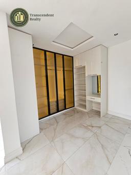 Newly Built Deluxe 5 Bedroom Fully Detached Duplex with a Cinema and Swimming pool