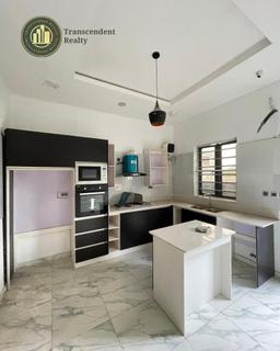 Contemporary 4 Bedroom Fully Detached Duplex