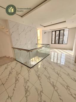 Newly Built Contemporary 4 Bedroom Duplex