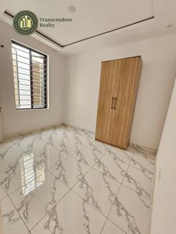 Newly Built Contemporary 4 Bedroom Duplex