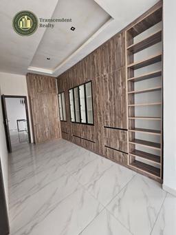 Newly Built Contemporary 5 Bedroom Fully Detached duplex