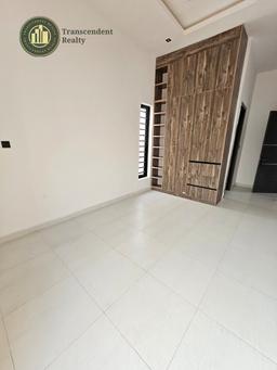 Newly Built Contemporary 5 Bedroom Fully Detached duplex