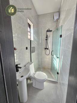 Newly Built Contemporary 3 Bedroom Terraced Duplex