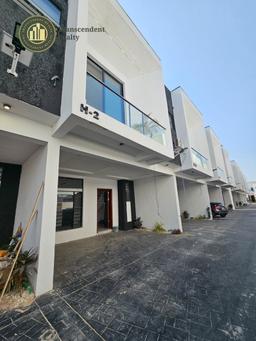 Newly Built Contemporary 3 Bedroom Terraced Duplex